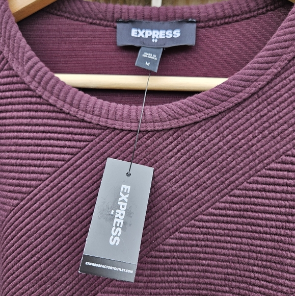 Express Textured Top - Picture 3 of 8